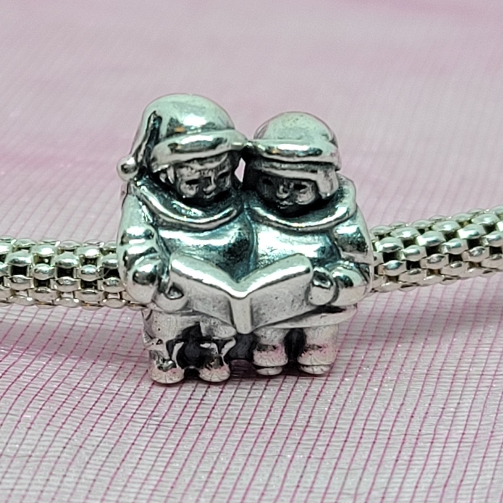 Authentic Pandora Christmas Caroler Singer Charm